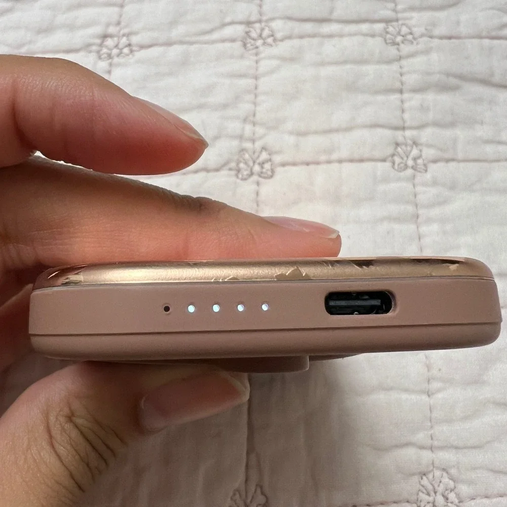 Velvet Caviar Rose Gold Leopard Magnetic Wireless Power Pack 5000mAh VC-PB02